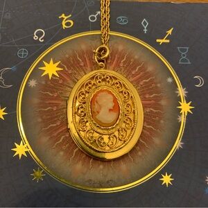 Cameo Locket pendant